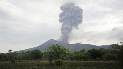 Le volcan Telica entre en éruption