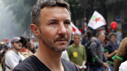 Olivier Besancenot, lors d'une manifestation en mai 2018 à Paris.&nbsp; (ETIENNE LAURENT / EPA)