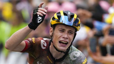 Le Danois Jonas Vingegaard (Jumbo-Visma) vainqueur de la 11e étape du Tour de France, le 13 juillet 2022. (DANIEL COLE / AP)