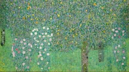 Détail de "Rosiers sous les arbres", peint vers 1905 par Gustav Klimt (1862-1918) Toile H.110 ; L.110 cm. (RMN-GRAND PALAIS (MUSEE D'ORSAY / PATRICE SCHMIDT)