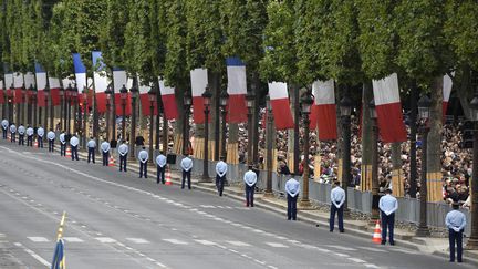 Le défilé du 14-Juillet sur les Champs-Elysées, en 2016. (DOMINIQUE FAGET / AFP)