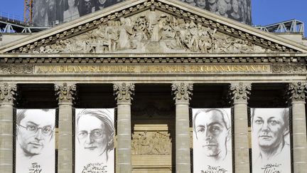 Cérémoni le 27 mai 2015 à Paris pour l'entrée au Panthéon de Jean Zay, Geneviève Anthonioz De Gaulle, Pierre Brossolette&nbsp; et Germaine Tillion. (BOB DEWEL / ONLY FRANCE / AFP)