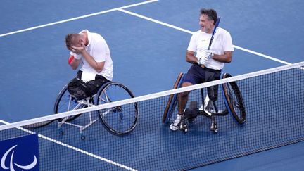 Deuxième titre paralympique consécutif pour la paire Nicolas&nbsp;Peifer&nbsp;et Stéphane Houdet, vendredi 3 septembre. (TIM GOODE / PRESS ASSOCIATION IMAGES /  MAXPPP)