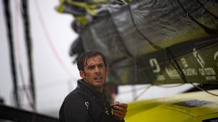 Charlie Dalin (ici le 30 septembre 2020) résiste en tête de la flotte du Vendée Globe dans le Pot au Noir. (LOIC VENANCE / AFP)