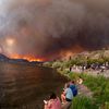 Un feu de forêt à West Kelowna, en Colombie-Britannique, dans l'ouest du Canada, le 18 août 2023. (DARREN HULL / AFP)