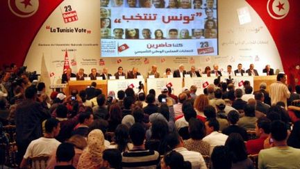 Proclamation des résultats officiels à Tunis par la commission électorale, le 27 octobre. (SALAH HABIBI / AFP)