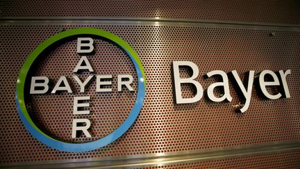 Le logo du groupe Bayer lors de la présentation des résultats annuels à Leverkusen (Allemagne), le 27 février 2019. (WOLFGANG RATTAY / REUTERS)