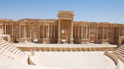 The amphitheater in the Syrian desert in the anceint city of Palmyra, Syria, 03 June 2009. The partly well-preserved structures, which have been declared a UNESCO World Hertiage Site, are in danger of being destroyed by extremists from the terror group Islamic State. Tourists from all over the world visited the sites up until the start of the civil war. Photo: CHRIS MELZER/dpa (MaxPPP TagID: dpaphotostwo351178.jpg) [Photo via MaxPPP] (CHRIS MELZER / DPA)