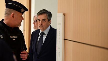 L'ancien Premier ministre François Fillon lors de son procès à Paris, le 26 février 2020. (MARTIN BUREAU / AFP)