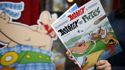 "Ast&eacute;rix chez les Pictes", dernier tome de la BD cr&eacute;&eacute;e par Ren&eacute; Goscinny et Albert Uderzo, a &eacute;t&eacute; publi&eacute; jeudi 24 octobre 2013.&nbsp; (BENOIT TESSIER / REUTERS )