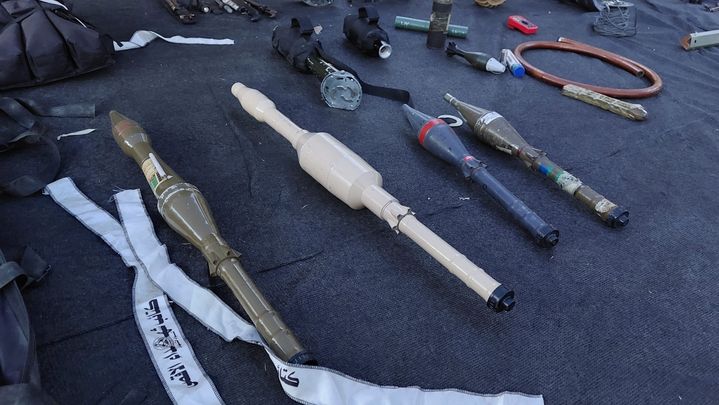 Hamas weapons seized by Israel, November 2, 2023. (RADIOFRANCE)