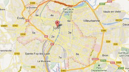 Trois jeunes d'une mouvance d'extr&ecirc;me droite sont soup&ccedil;onn&eacute;s d'avoir violemment agress&eacute; pour des raisons racistes deux couples, &nbsp;dans la nuit du 16 au 17 mai 2013. ( GOOGLE MAPS / FRANCETV INFO )