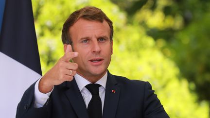 Emmanuel Macron en déplacement à Ajaccio (Corse-du-Sud) avant le sommet européen sur les tensions en Méditerranée, le 10 septembre 2020.&nbsp; (LUDOVIC MARIN / AFP)