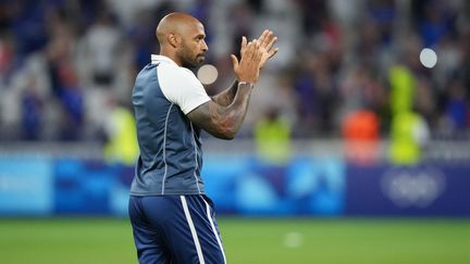 Thierry Henry, sélectionneur des Bleuets, après la défaite des footballeurs français en finale des Jeux olympiques face aux Espagnols. (LECOCQ CEDRIC / KMSP / VIA AFP)