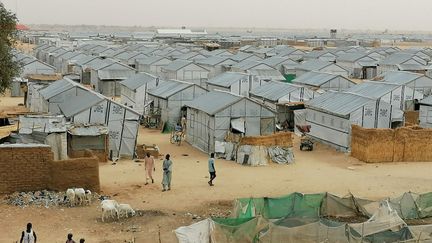 Une vue du camp de Bakassi à Maiduguri au Nigeria, avant sa fermeture fin 2021. Le camp a accueilli plus de 33 000 personnes déplacées ayant fui la violence de Boko Haram. (AUDU MARTE / AFP)