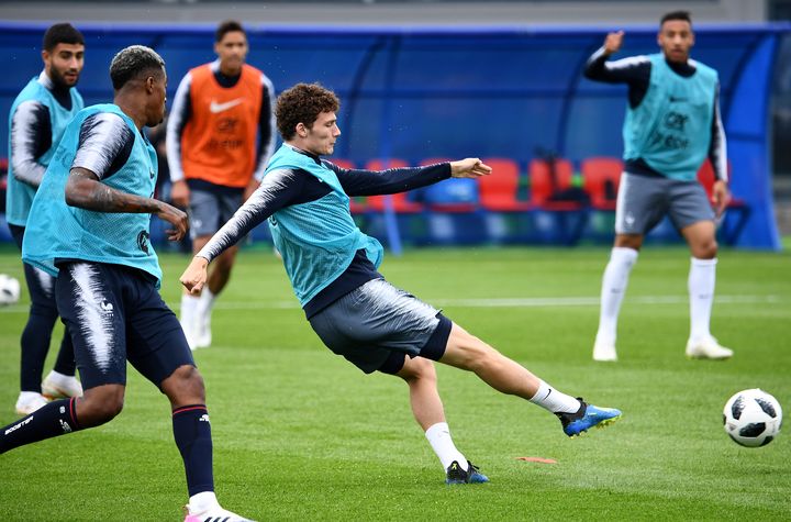 Benjamin Pavard durant l'entrainement au stade d'Istra (Russie), le 12 juin 2018. (FRANCK FIFE / AFP)