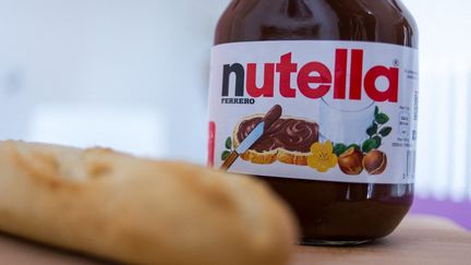 Un pot de pâte à tartiner de la marque Nutella, à Paris. (RICCARDO MILANI / AFP)