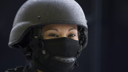 &nbsp; (Une femme policier au Mexique © Maxppp)