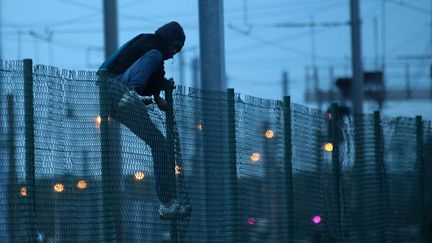 Eurotunnel : des migrants bloquent le tunnel