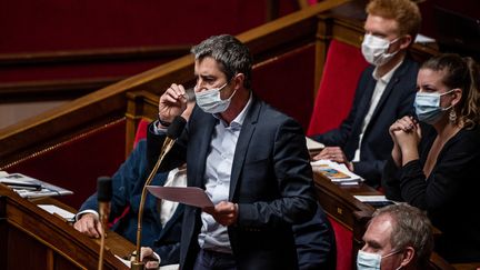 Le député&nbsp;LFI François Ruffin à l'Assemblée nationale, à Paris, le 15 décembre 2020. (ARTHUR NICHOLAS ORCHARD / HANS LUCAS / AFP)