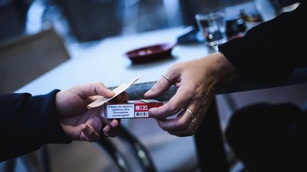 Le prix du paquet de cigarettes doit atteindre 13 euros courant 2026 (photo d'illustration). (SALESSE FLORIAN / MAXPPP)