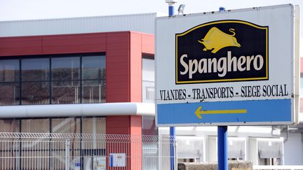 Devant Spanghero, &agrave; Castelnaudary (Aude), le 10 f&eacute;vrier 2013. (REMY GABALDA / AFP)