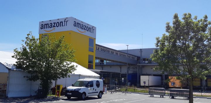 L'entrée du site des entrepôts Amazon à Saran (Loiret). (PATRICIA POURREZ / FRANCE-BLEU ORLÉANS)