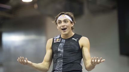 Le Suédois Armand Duplantis, le 1er février 2020, à Dusseldorf (Allemagne).&nbsp; (ANKE WAELISCHMILLER / SVEN SIMON / AFP)