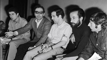 Claude Lelouch, Jean-Luc Godard, François Truffaut, Louis Malle et Roman Polanski en mai 1968 à une conférence de presse pendant le festival de Cannes (GILBERT TOURTE / GAMMA-RAPHO / GETTY IMAGES)