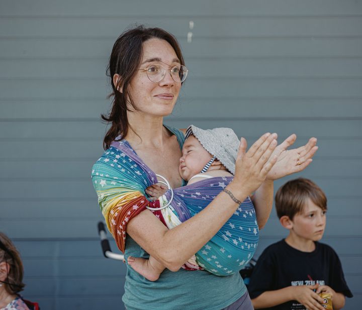 Adeline Rodriguez, spectatrice rencontrée entre Morzine et Megève (Haute-Savoie), le 12 juillet 2022, lors de la 10e étape du Tour France. (PIERRE MOREL / FRANCEINFO)