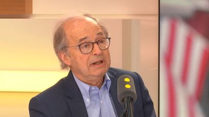 L'économiste Anton Brender sur franceinfo mercredi 21 février 2018. (RADIO FRANCE)