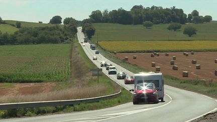 Vacances :&nbsp;pourquoi des automobilistes choisissent la Nationale 7 (France 3)