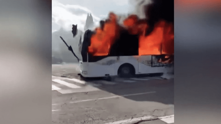 Gard : 10 enfants sortis in extremis d'un bus en flammes