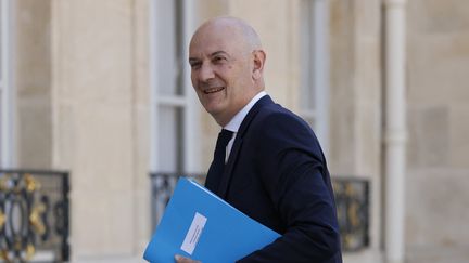 Le ministre de l'Industrie Roland Lescure, le 4 juillet 2022. (LUDOVIC MARIN / AFP)