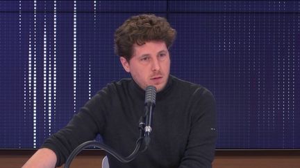 Julien Bayou,&nbsp;secrétaire national d'Europe Écologie-Les Verts était l'invité du "8h30 franceinfo", mardi 15 décembre 2020. (FRANCEINFO / RADIOFRANCE)