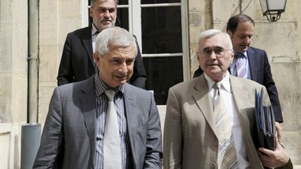 Claude Bartolone (à gauche) à Paris le 21 juillet 2010 (AFP - BORIS HORVAT)