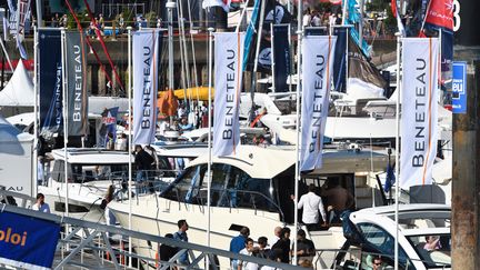 Des bateaux Bénéteau dans le port de La Rochelle, en septembre 2016. (XAVIER LEOTY / AFP)