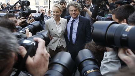 Arriv&eacute;e des deux d&eacute;put&eacute;s frontistes, Marion Mar&eacute;chal-Le Pen et Me Gilbert Collard &agrave; l'assembl&eacute;e nationale &agrave; Paris, le 20 juin 2012. (REMY DE LA MAUVINERE / AP / SIPA)