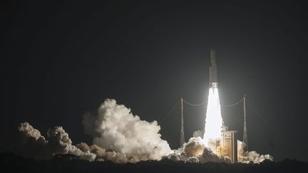 &nbsp; (Une fusée Ariane 5 décolle à Kourou © MAXPPP)