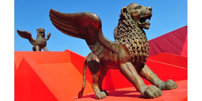 Les lions veillent sur le festival... (août 2011)
 (Alberto Pizzoli / AFP)