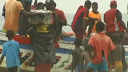 Retour de pêche au Sénégal. (FTV)