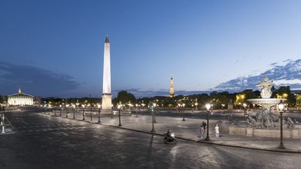 La place de la Concorde, à Paris, le 22 avril 2020. (VINCENT CURUTCHET / DARK FRAME / AFP)