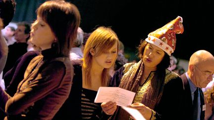 Un Noël solidaire dans la salle des Costières à Nîmes, le 24 décembre 2012. (NASSIRA BELMEKKI / MAXPPP)