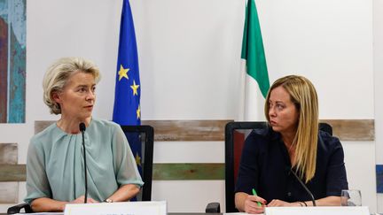 The President of the European Commission, Ursula von der Leyen, and the head of the Italian government, Giorgia Meloni, in Italy, September 17, 2023. (EUROPEAN UNION / HANS LUCAS / AFP)