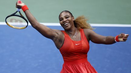 Serena Williams s'est rassurée hier soir à Flushing Meadows (JASON SZENES / EPA)