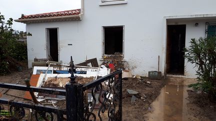 Une maison sinistrée dans l'Aude après les inondations du 14 octobre 2018. (BENJAMIN MATHIEU / FRANCE-INFO)