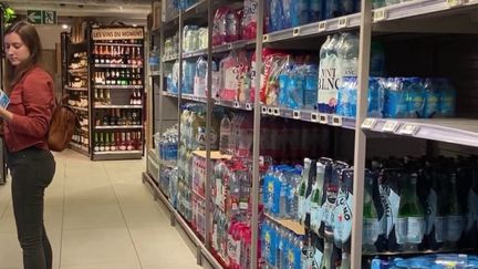 Alimentation : Intermarché retire l'eau des marques du groupe Danone dans certains de ses magasins