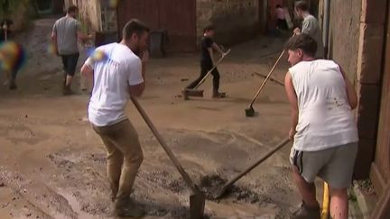 Puy-de-Dôme : le village de Sauvagnat-Sainte-Marthe terrassé par des coulées de boue (France 3)