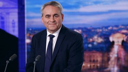 Xavier Bertrand, invité de TF1 le lundi 11 octobre 2021. (THOMAS SAMSON / AFP)