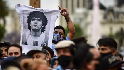 Le peuple argentin a rendu un dernier hommage à Diego Maradona, le&nbsp;26 novembre 2020 à Buenos Aires. (RONALDO SCHEMIDT / AFP)